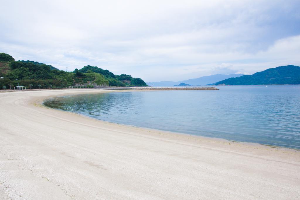 なにもない幸せな島のリトリート宿 The Bonds Matsuyama  Bagian luar foto