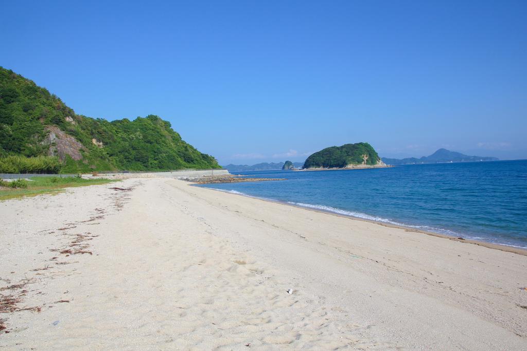 なにもない幸せな島のリトリート宿 The Bonds Matsuyama  Bagian luar foto