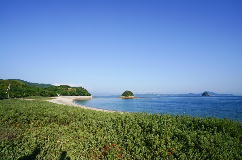なにもない幸せな島のリトリート宿 The Bonds Matsuyama  Bagian luar foto